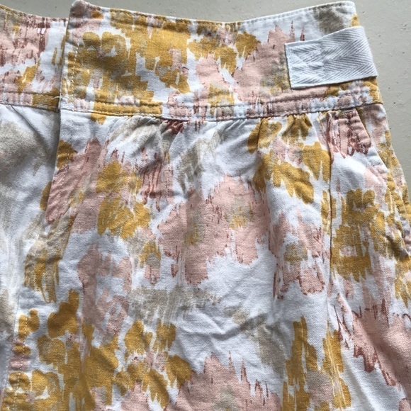 OLD Navy linen blend watercolour floral mini skirt pockets size 2 - Picture 2 of 8